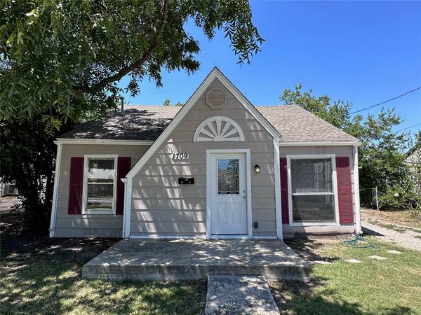 1709 4th Street, Brownwood, TX 76801