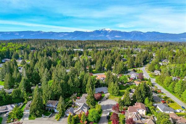 Qualicum Beach, BC V9K 1H3,572 Belyea Pl