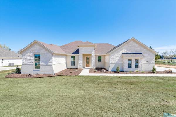 1061 Monaco Court, Springtown, TX 76082