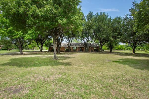 1850 Rock Ridge Road,  Lucas,  TX 75002