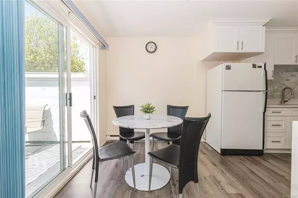 Victoria, BC V8T 2E9,940 Market St