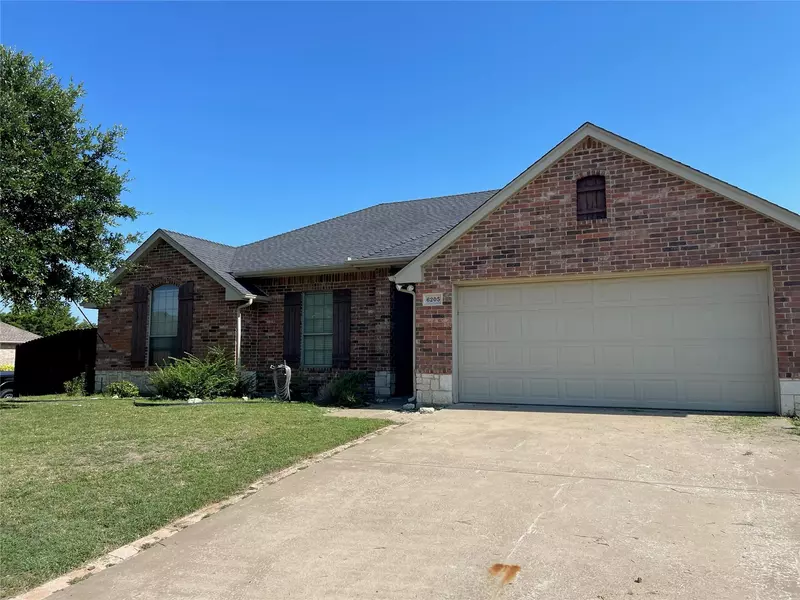 6205 Cynthia Drive, Midlothian, TX 76065