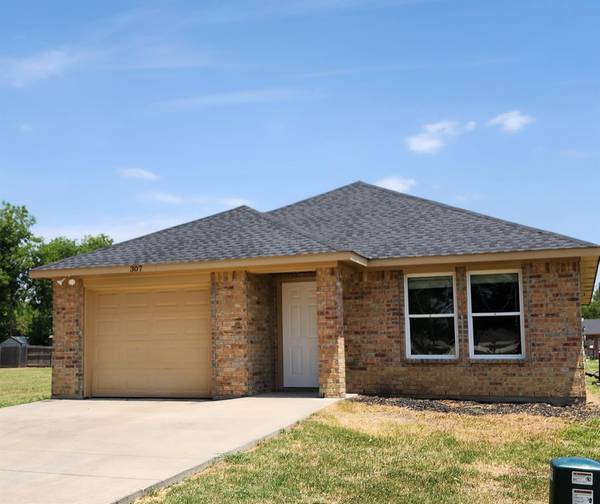 307 E 2nd Street, Maypearl, TX 76064