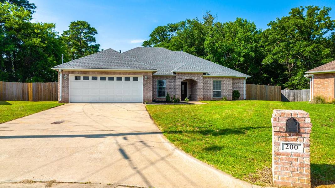 200 Ithaca Drive, Longview, TX 75604