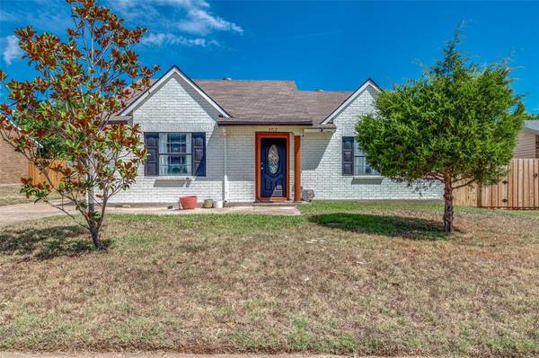 3712 Seven Gables Street, Fort Worth, TX 76133