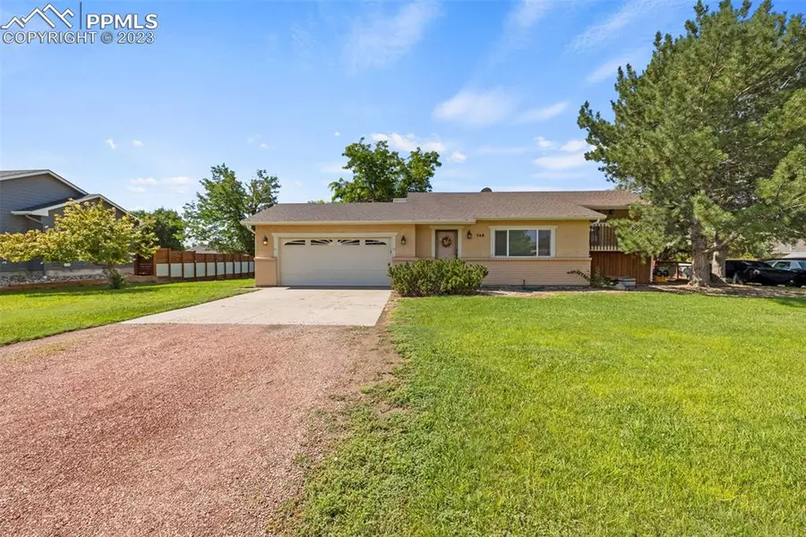 548 W Putter DR, Pueblo West, CO 81007