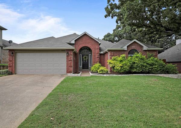 7905 Whispering Woods Lane, North Richland Hills, TX 76182