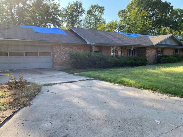 806 Circle Drive, Winnsboro, TX 75494