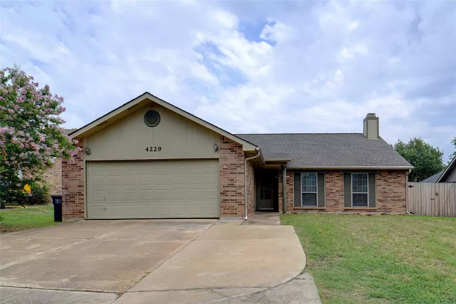 4229 Huckleberry Drive, Fort Worth, TX 76137