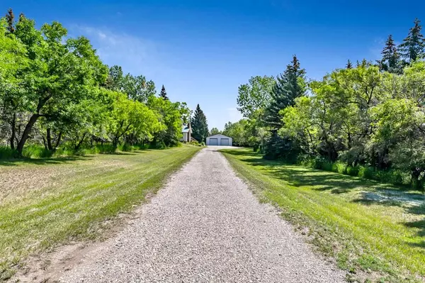 Rural Foothills County, AB T1S 3T6,274126 64 ST E