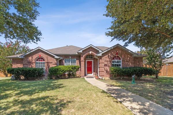 1011 Lakefield Drive, Mesquite, TX 75181