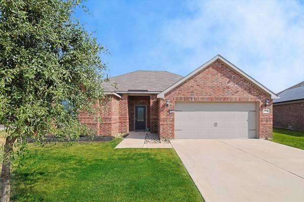 1524 Mackinac Drive, Crowley, TX 76036