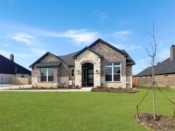 8885 Hidden Pond Street, New Fairview, TX 76247