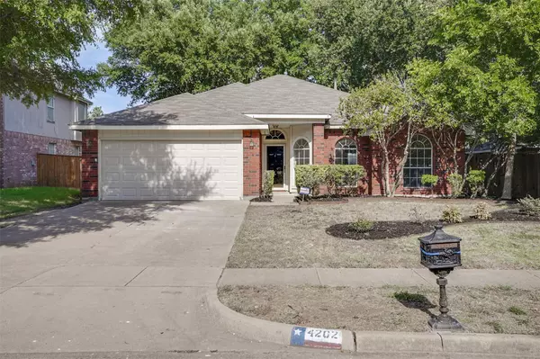 4202 Scotland Drive, Grand Prairie, TX 75052