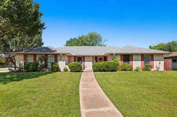 10408 Oak Creek Drive,  Greenville,  TX 75402