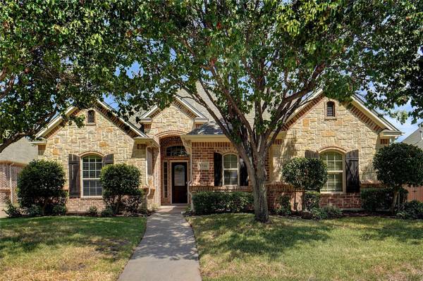 8316 Valley Oaks Drive, North Richland Hills, TX 76182