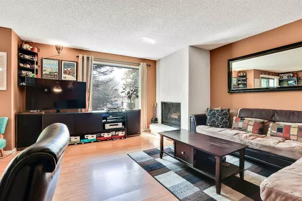 Calgary, AB T2A 6L4,136 Abberfield PL NE