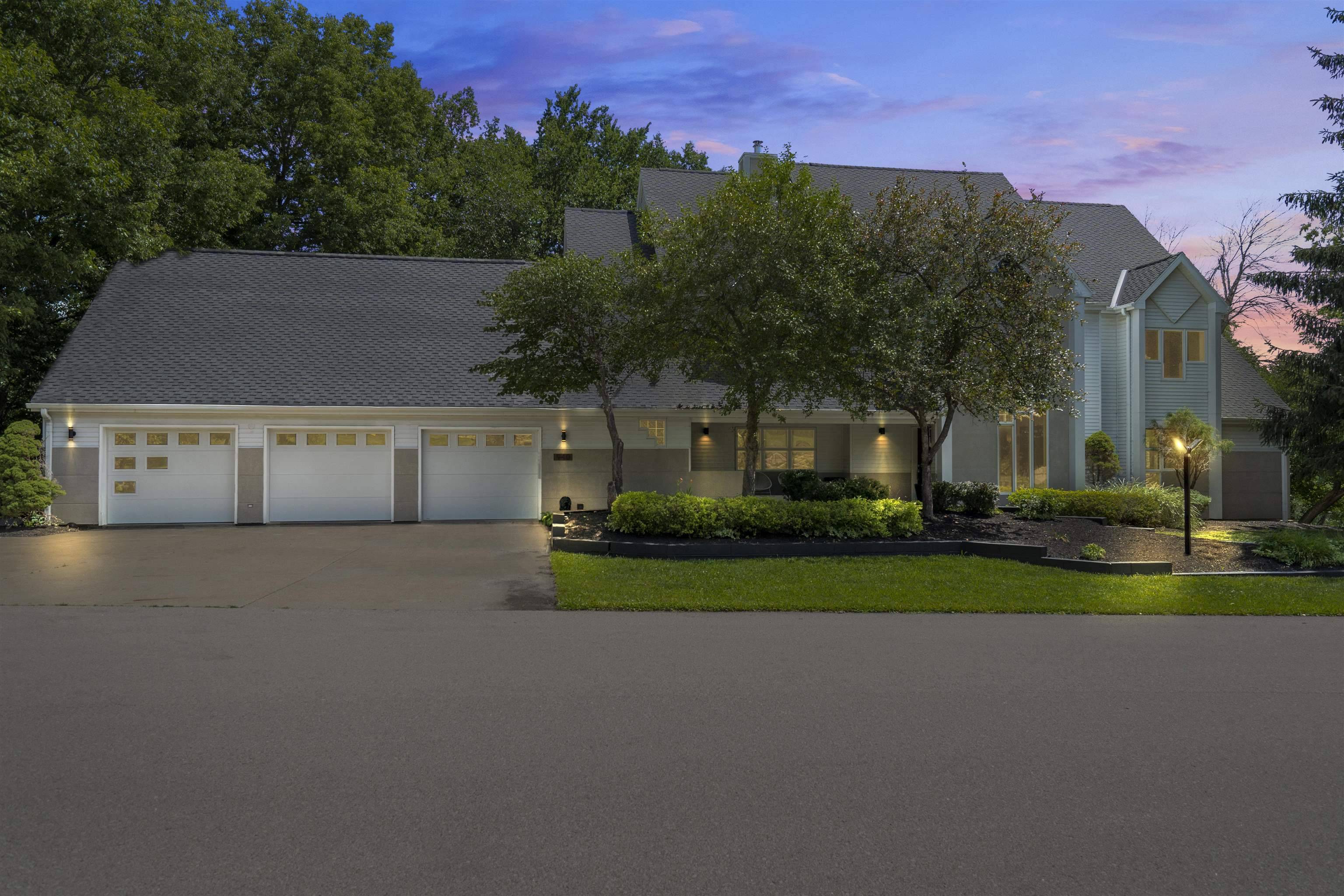 940 Prince Phillip Drive, Dubuque, IA 52003