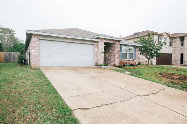 8505 Swan Park Drive, Denton, TX 76210