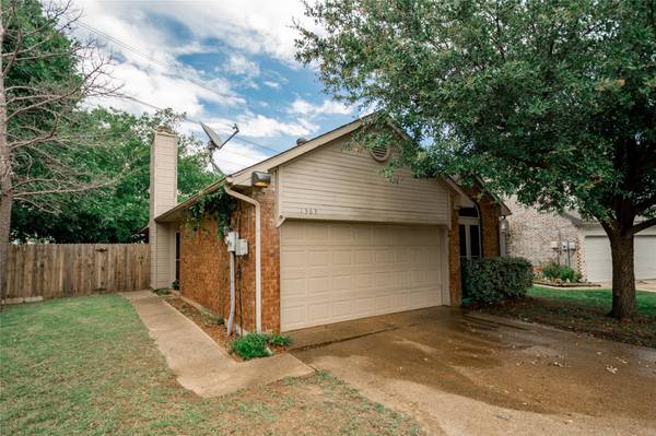 1363 Mimosa Lane, Lewisville, TX 75077