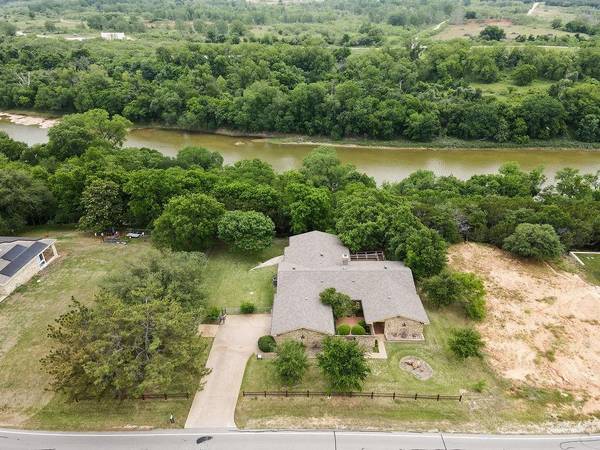 9704 Bellechase Road, Granbury, TX 76049