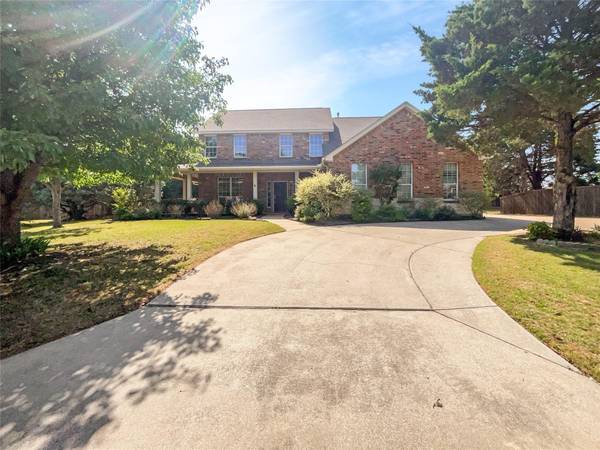 100 Moonlit Path Drive, Shady Shores, TX 76208