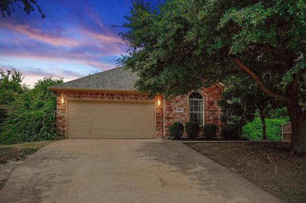 5801 Cynthia Drive, Midlothian, TX 76065