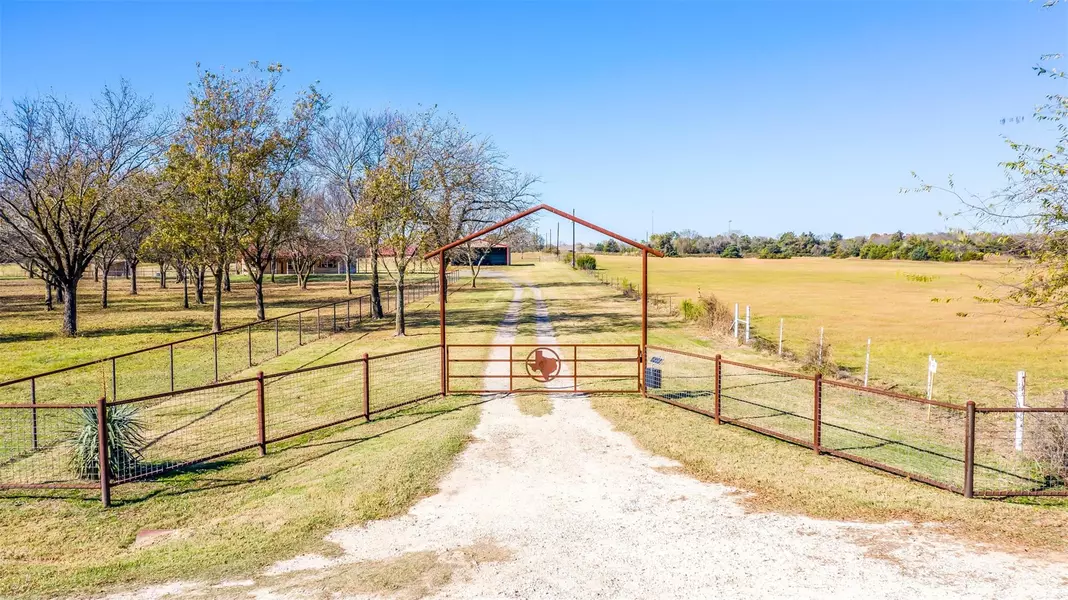 3453 County Rd 312, Cleburne, TX 76031