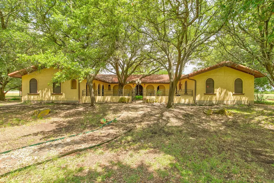 3460 Woodard Avenue, Cleburne, TX 76033