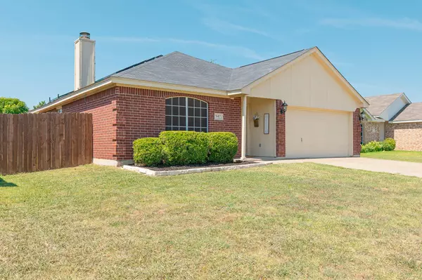 947 Morgan Drive, Burleson, TX 76028