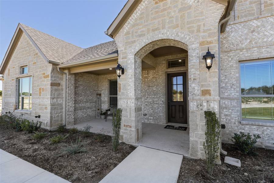 131 Farish Lane, Waxahachie, TX 75167