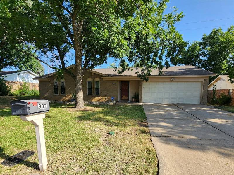 932 Springdale Road, Bedford, TX 76021