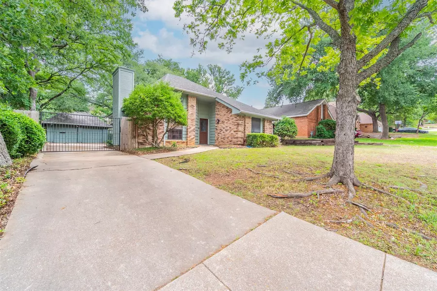 5315 Stonewood Court, Arlington, TX 76017