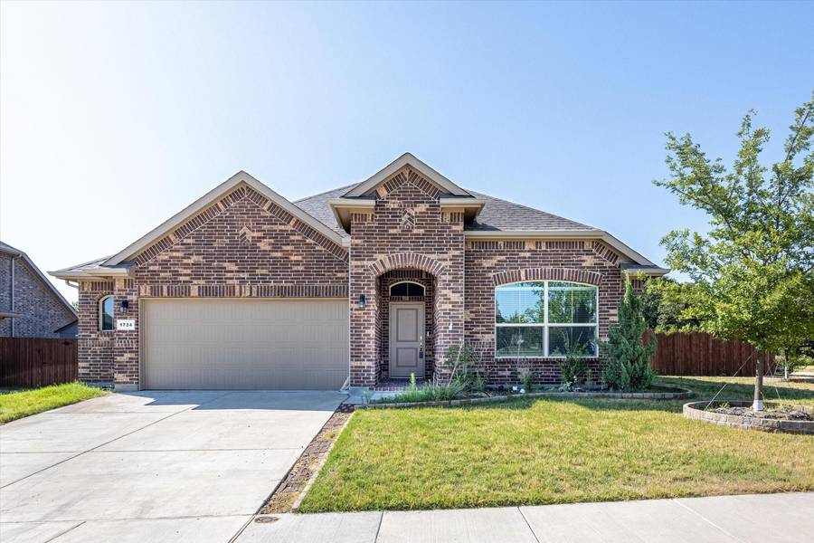 1734 Swale Lane, Granbury, TX 76049