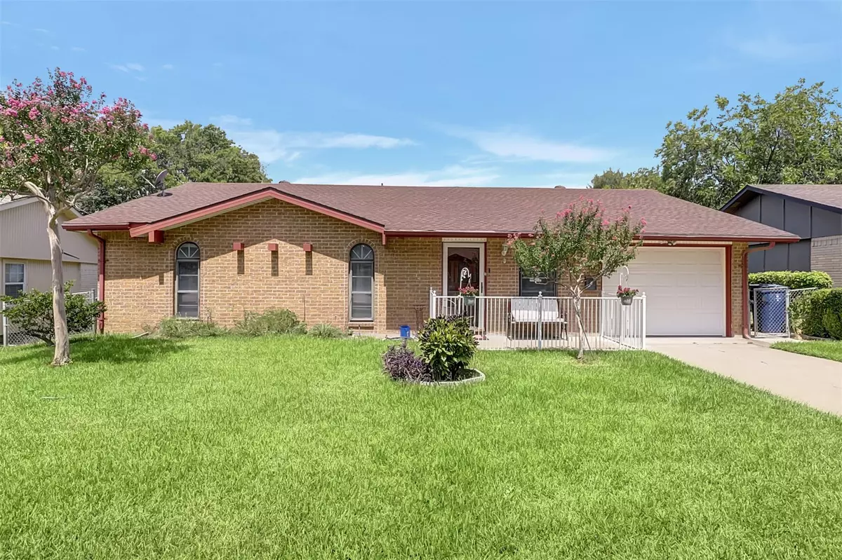 Garland, TX 75043,5318 Saddleback Road