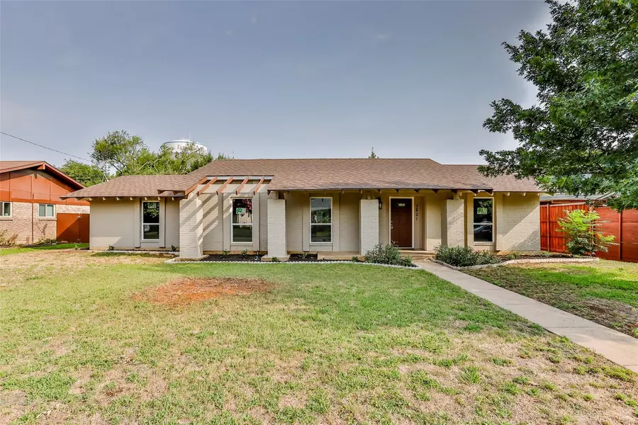 3821 Blue Trace Lane, Farmers Branch, TX 75244