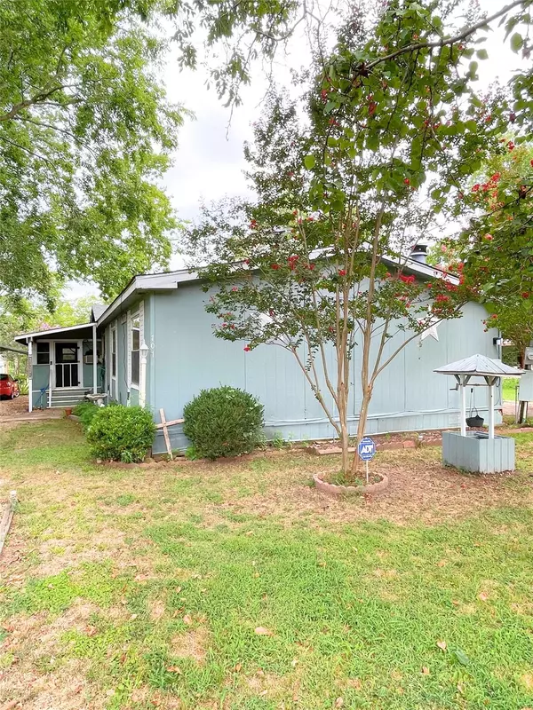 707 N Smith Street,  Malakoff,  TX 75148