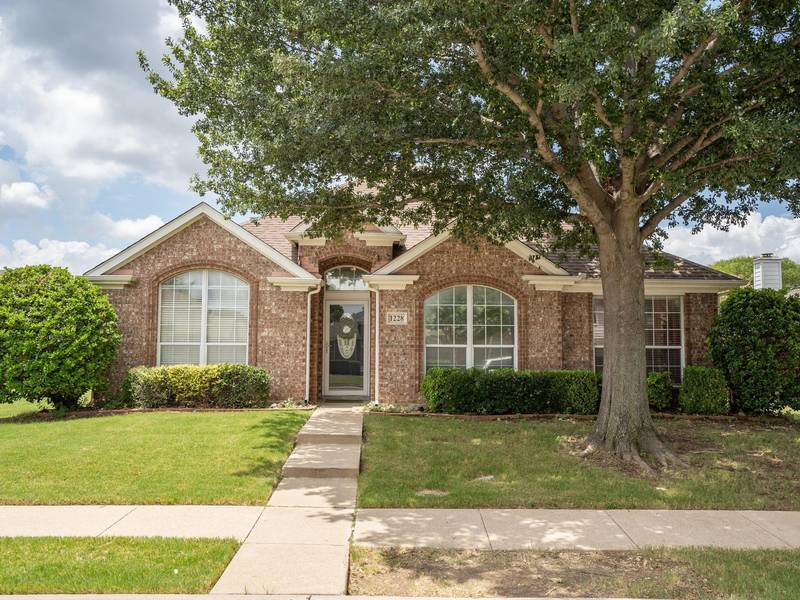 1228 Winston Drive, Lewisville, TX 75077