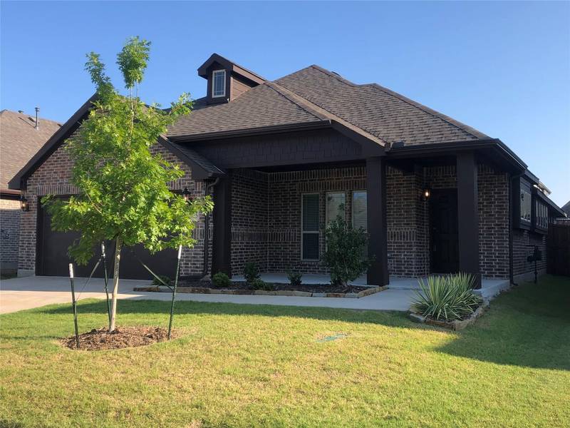 1325 Arrowwood Drive, Aubrey, TX 76227