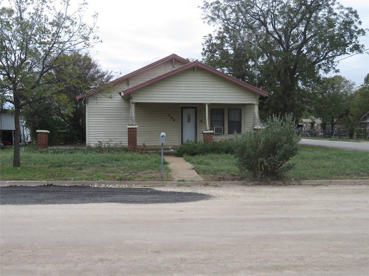 Coleman, TX 76834,725 W Cedar Street