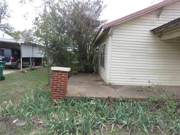 Coleman, TX 76834,725 W Cedar Street