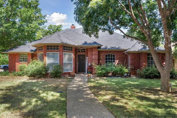 801 Twin Creek Drive, Mansfield, TX 76063