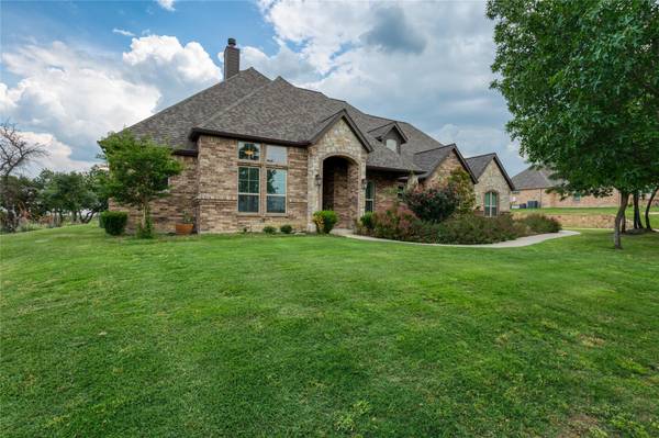 3931 J E Woody Road,  Springtown,  TX 76082