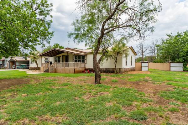 409 E Moran Street, Albany, TX 76430