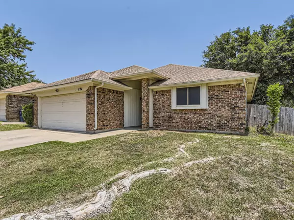 Fort Worth, TX 76120,721 Sandy Trail