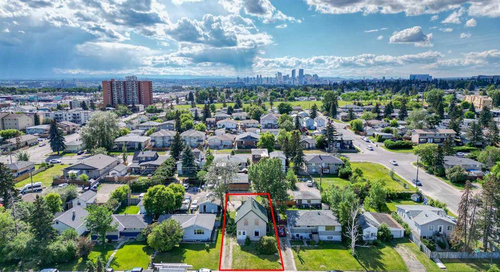 Calgary, AB T3C 1L6,1511 37 ST SE