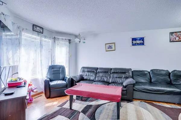 Calgary, AB T3J4T5,85 Saddlemead Close NE