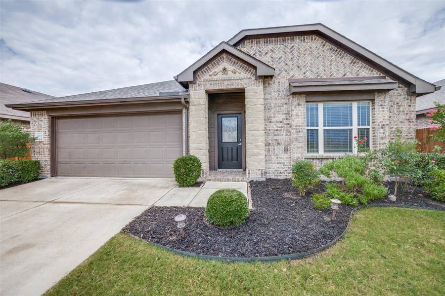 2135 Brenham Drive, Heartland, TX 75126