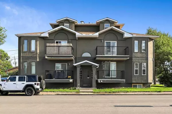 Calgary, AB T2A 0N5,3707 16 AVE SE #8