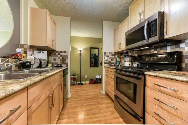 Calgary, AB T2T 4S1,2336 17A ST SW